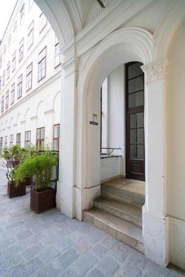Vienna Residence, Volkstheater - Parliament 外观 照片